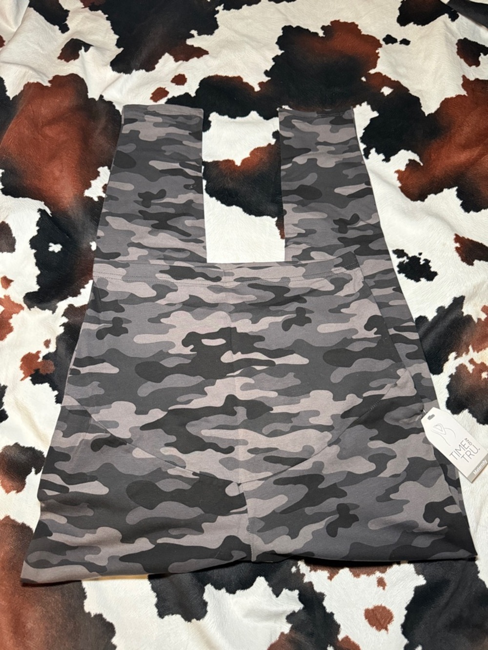 NWT Time and Tru Camo Maternity Leggings Size Medium